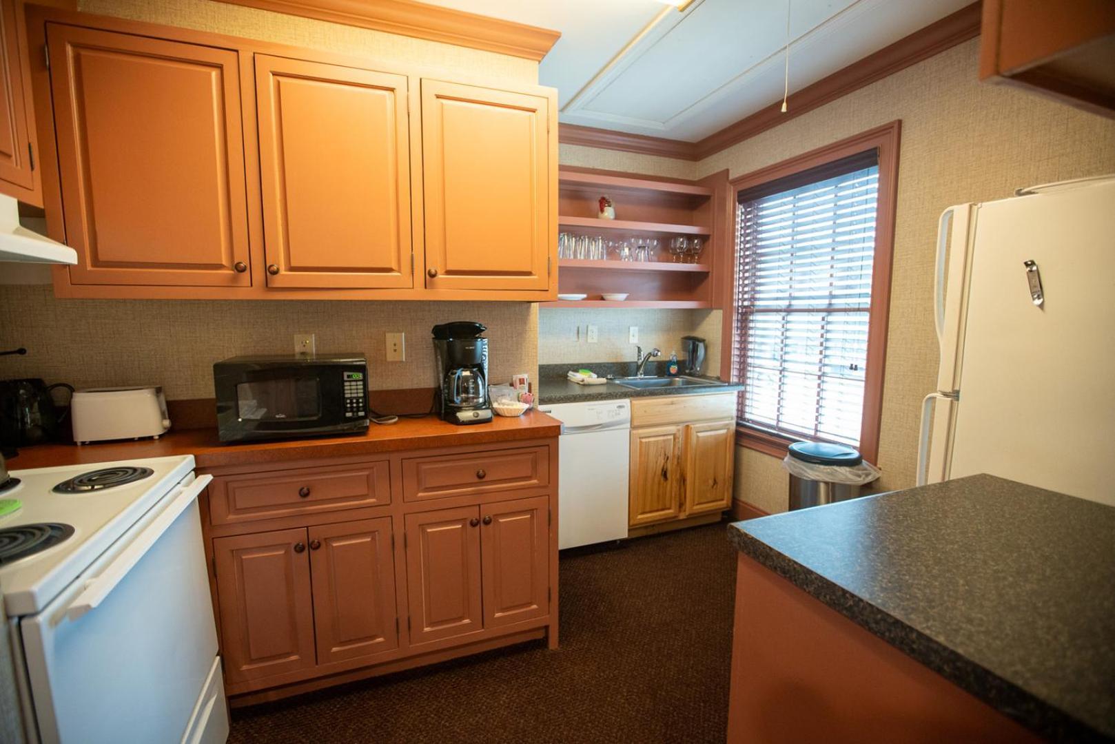 Howard'S Creek Inn White Sulphur Springs Esterno foto