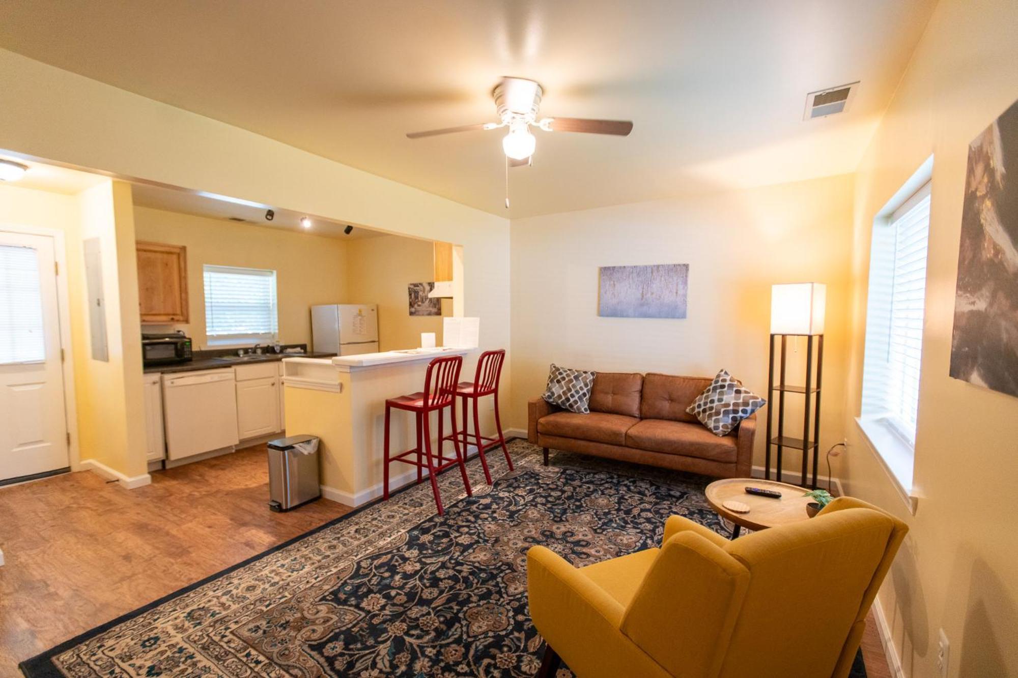 Howard'S Creek Inn White Sulphur Springs Esterno foto