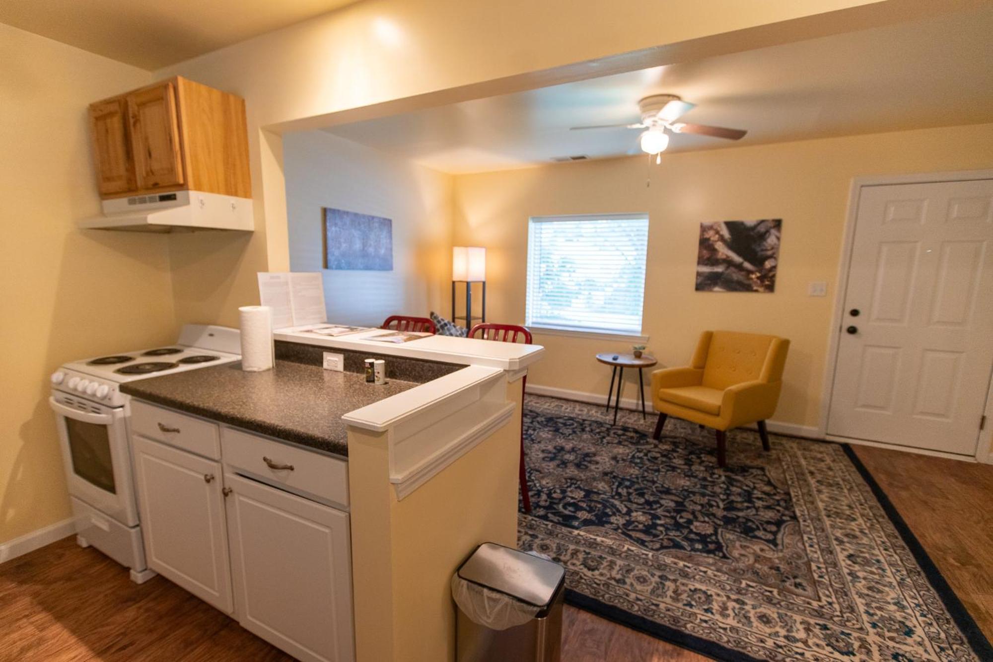 Howard'S Creek Inn White Sulphur Springs Esterno foto